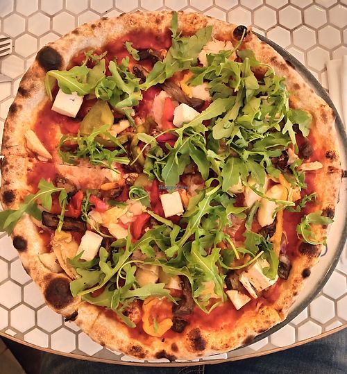 Vegan pizza at APULIA in London
