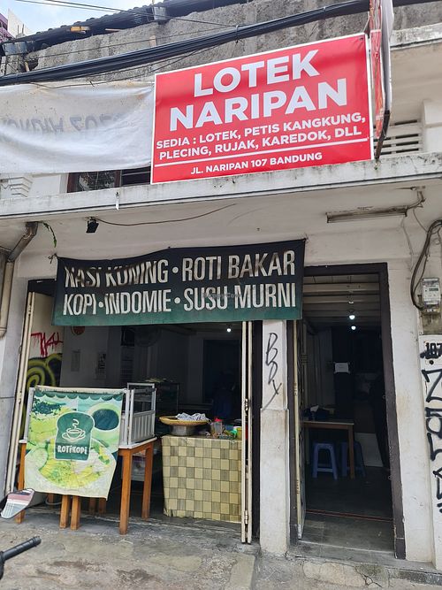 The store front at Lotek Naripan in Bandung