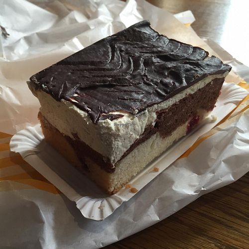 vegan cake  at Bäcker Kahl in Frankfurt