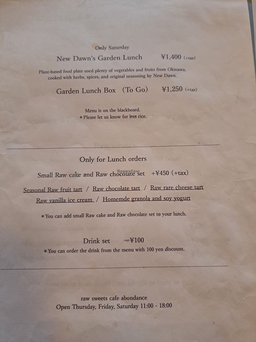  at Raw Sweets Cafe Abondance in Okinawa