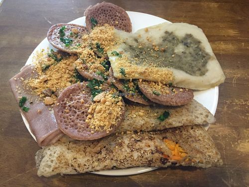 Set banh thap cam at Khai Minh 1 in Ho Chi Minh City