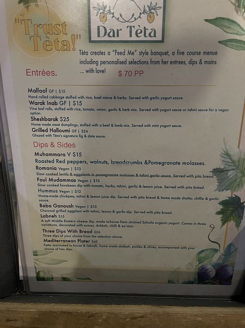 Food menu, vegan options marked  at Dar Tèta in Colac