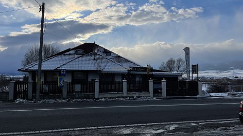 Vegan pizza and ice cream  at Cofetăria Marcipán Cukrászda in Siculeni