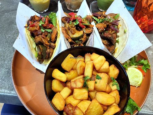 Vegan tacos at Nopal in Chartres