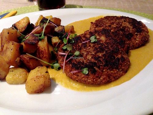cauliflower patties with mango sauce and potatoes at The Tasty Leaf in Nuremberg