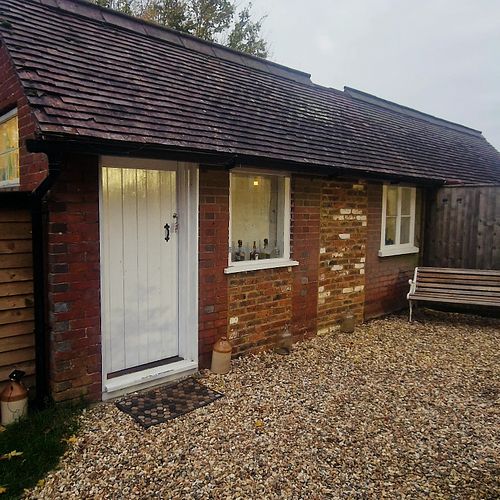 Mel's studio in the Surrey Hills at Relaxed Recovery in Ockley