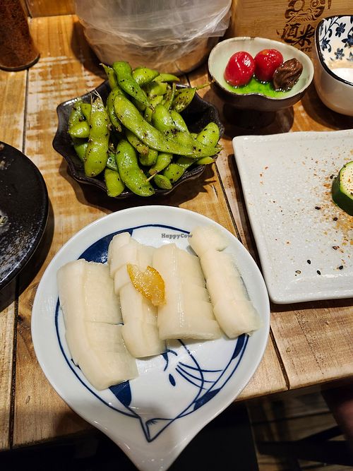 edemame, pickled radish at Chumi Canteen - 酒米食堂 (北投店) in Taipei