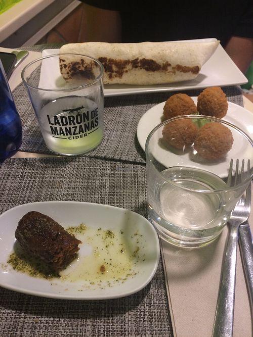 Wrap, croquetas y chorizo vegano at Sol Veggie in Logrono