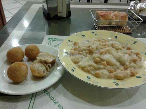 Chickpeas with caulifllower, and croquettes. at Sol Veggie in Logrono