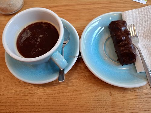 Americano and vegan Snickers at Madal Cafe - Specialty Coffee Shop in Oradea