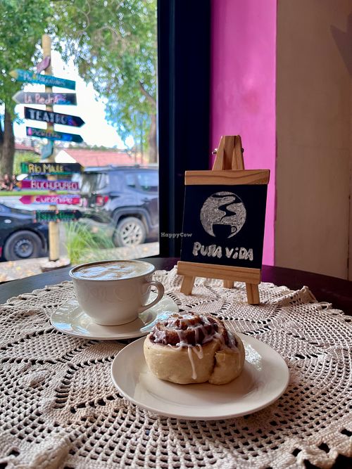 Una muy buena experiencia, buena atención, 100% vegano y los rollitos de canela son exquisitos!!  at Pura Vida - Café y más in Constitucion