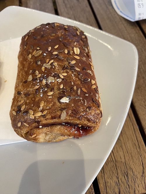 Fagottino vegano ai frutti di bosco at Caffè Vergnano 1882  in Lissone