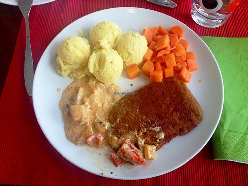pepper steak with potatoes and carrots at Che VEGara in Spreitenbach