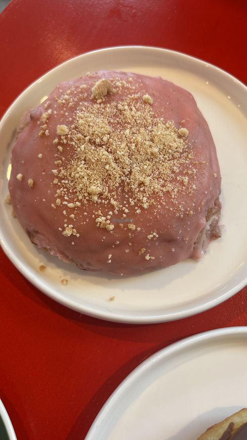 Strawberry  at Vonuts in Wellington