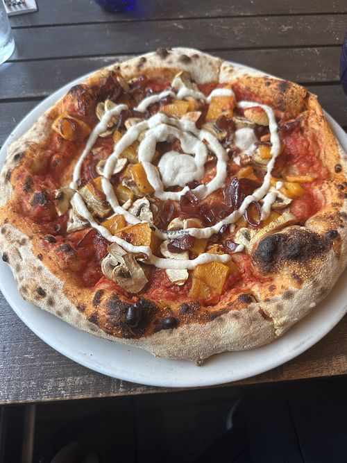 Pizza Zucca Vegana  at Trattoria Momo in Bochum