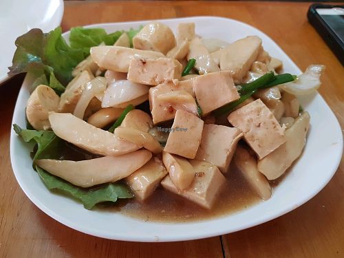 Fried mushrooms with tofu at Khunpen in Koh Phangan