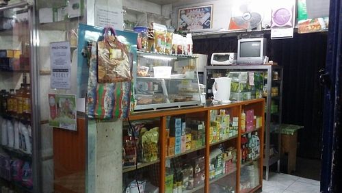 entrance at Ro-Dhel Vegetarian in Olongapo City