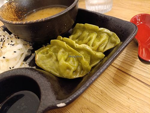 Gyoza aux légumes, vegan at Genki  in Reims
