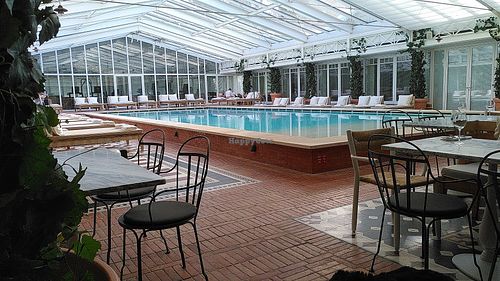 La piscine devant laquelle on peut déjeuner at Hôtel Ha(a)ïtza in La Teste-de-buch
