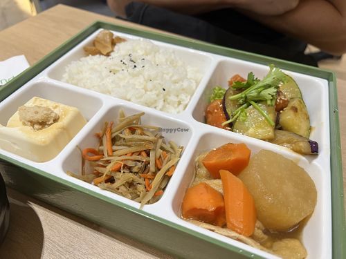 The salmonie tastes too mocky otherwise the rest are great! 7.5/10  at Greendot 绿一点 - Bedok Mall in East Singapore