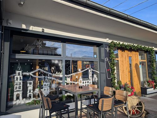 Restaurant next to Velenje lake with at least 5 vegan choices at Camp Velenje In Restavracija in Velenje