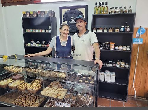 El panadero está super abierto a las consultas por ingredientes. Ambiente super ameno y familiar.  at La Pana de Santa Rosa in Cordoba