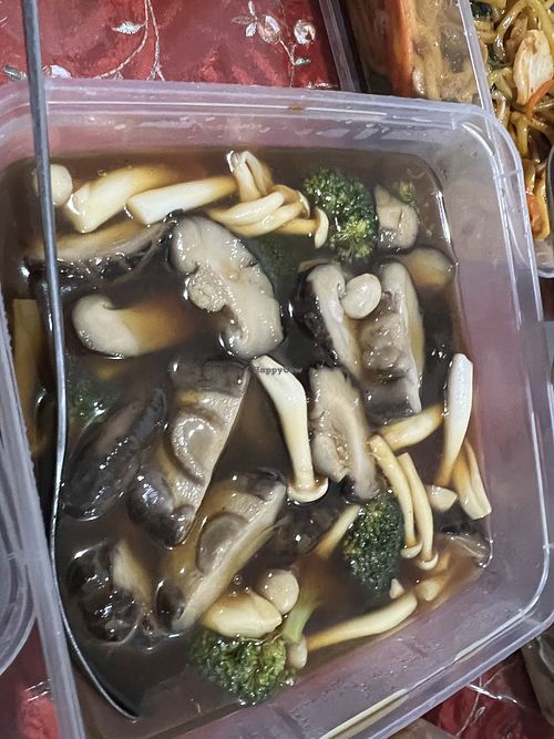 Broccoli veggie- superb gravy 8/10  at Zhenyi Veggie Place 真一素食坊 in Northeast Singapore