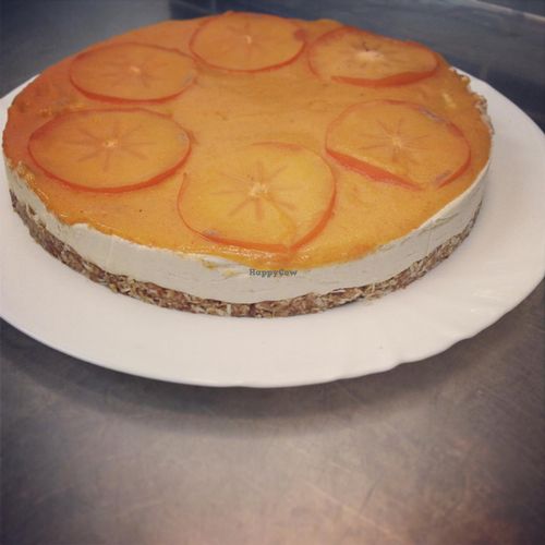 Raw vegan persimon cheesecake at 42 Degrés in Paris