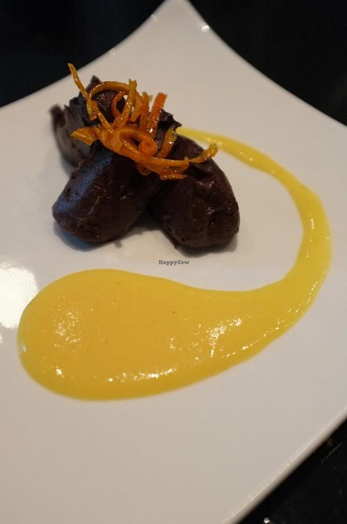 Raw mousse au chocolat at 42 Degrés in Paris