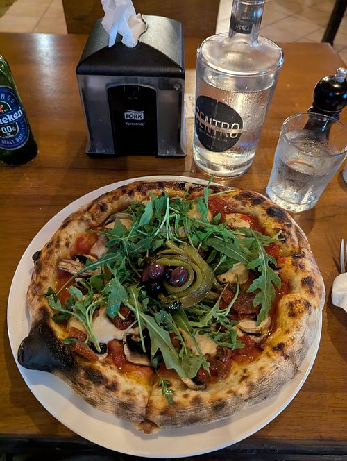 Vegan pizza at Muzza in Santa Teresa