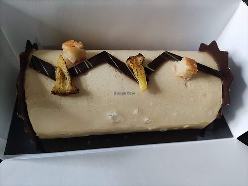 Bûche de noël vegan 2023 at La Duchesse Anne in Saumur