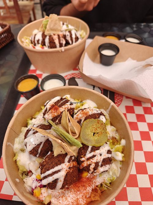 Falafel bowls at Nashmy's - Kiosk in Lima