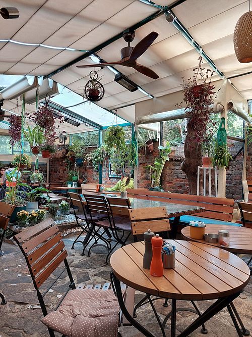 Inside at Kahve 6 in Istanbul