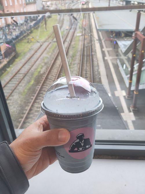 Vegan unicorn tears (not from an actual unicorn) at Joe & The Juice - Østre Stationsvej in Odense
