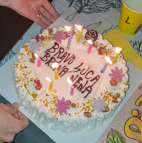 Torta bavarese di compleanno con crema di pistacchio dentro. La fanno su richiesta at Zanardi Lab in Bologna