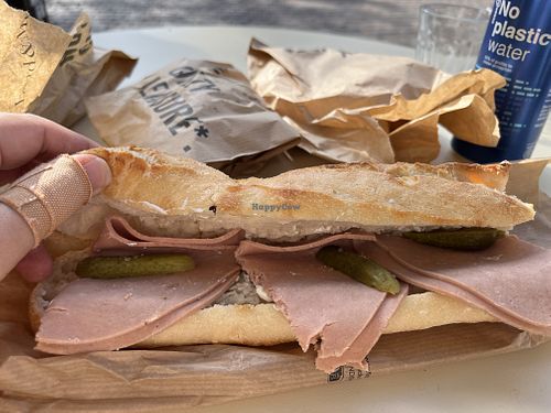 Le Parisian   at Land & Monkeys - Les Halles in Paris