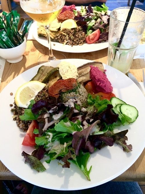 Quinoa, Lentilles, Salade, Courgette, Aubergine, Tomate confite, Poivron mariné, Mousse de Betterave, Houmous at Le Pain Quotidien - Rihour in Lille