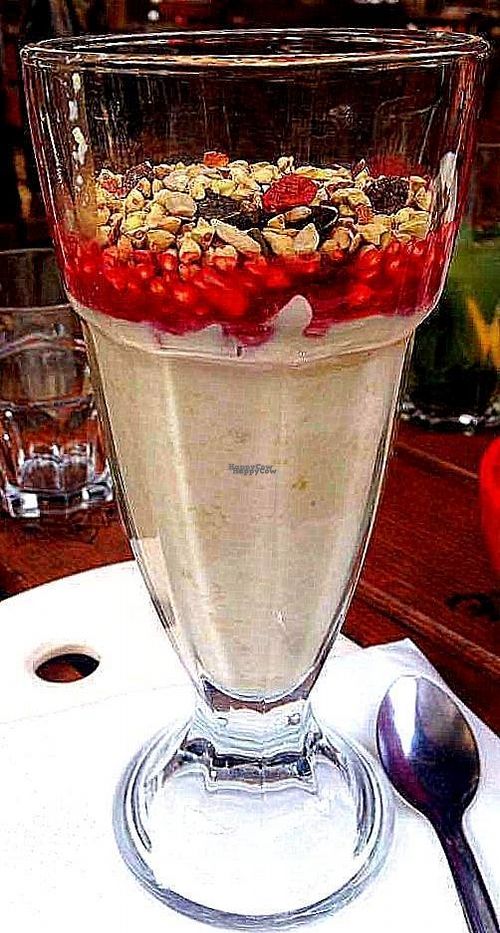 Raw granola parfait (crunola) at Le Pain Quotidien in Aix-en-provence