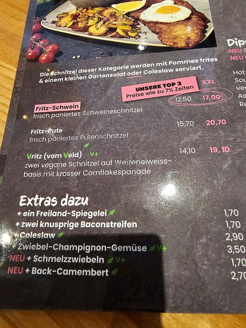 Diverse vegane Optionen in der Speisekarte
z.B. vegane Schnitzel at Schweinske Restaurant in Hamburg