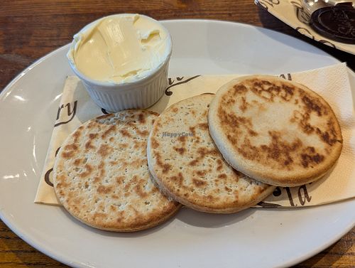 Potato cakes with vegan margarine at Slattery in Manchester