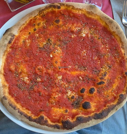 Marinara pizza at Campo Base in Andalo