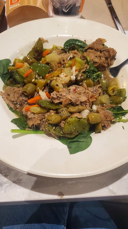 Vegan beef bowl. Comes with Vegan cheese (had them remove) & sweet peppers. Added a bed of fresh spinach & hot giardiniera 😋 at Buona in Schererville