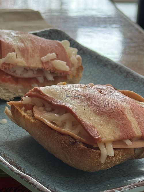 Tostada with vegan baconn  at Los Bocatas de Antonio in Murcia