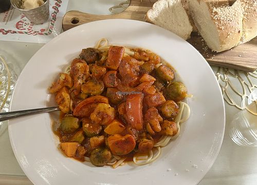 Ciara's Vegan Pasta (vegan)
A garlic & basil tomato sauce tossed with root vegetables and tomatoes over a bed of linguine noodles.  at Kathy's 126 in Flushing