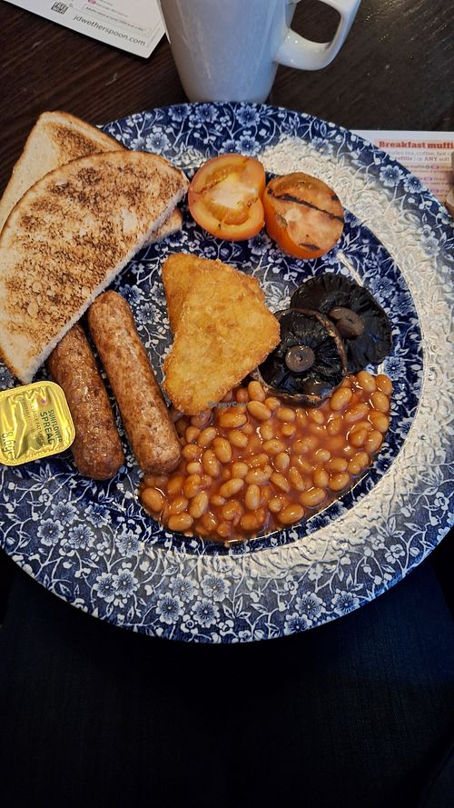 Vegan English breakfast. It was tasty 😋🇬🇧 at Shakespeare's Head - J D Wetherspoon in London