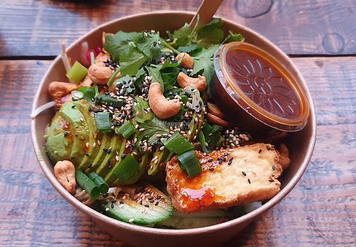 Large tofu poke bowl with soya vinaigrette at AN DI - Vietnamesisk mad in Aalborg