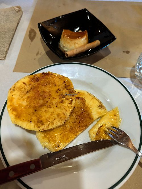 Piña caramelizada at Heretat Masia Poblet in Tarragona