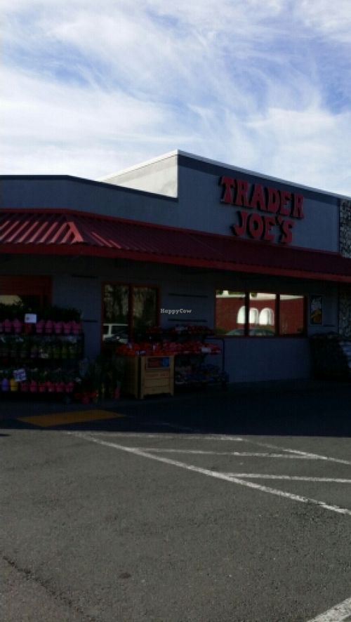 Storefront at Trader Joe's in Santa Rosa