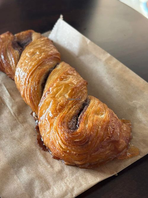 Cinnamon twist  #Veganuary at ID-eclair in Pasadena