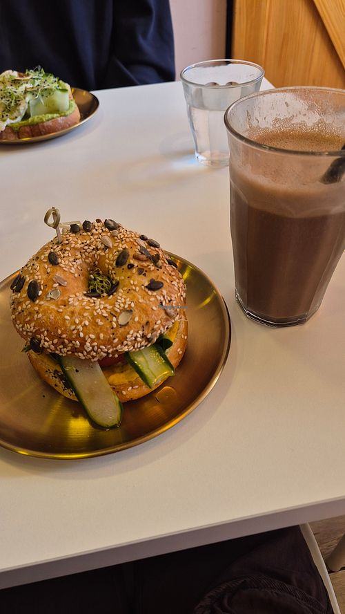 Fresh Bagel und UP Smoothie + Protein -absolute Empfehlung at Pepe y Lepu in Barcelona
